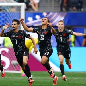 Com gol no final, Canadá vence Africa do Sul e vai às oitavas da Copa