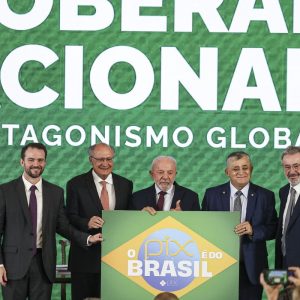 “Brasil não abaixa a cabeça”, diz Durigan ao defender soberania e Pix