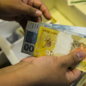 INPC, inflação usada para reajustar salários, soma 4,42% em 12 meses