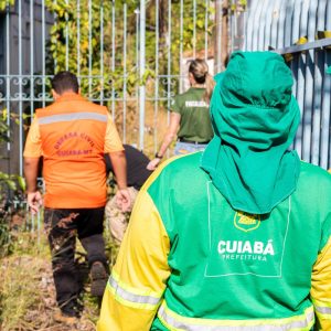 Condomínio abandonado é interditado após fiscais encontrarem morcegos, pombos e escorpiões em Cuiabá