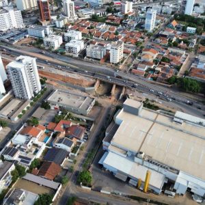 Trânsito na Miguel Sutil em Cuiabá é interditado