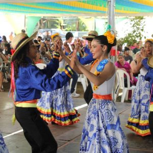 Festa de São Pedro reúne tradição e almoço gratuito com 5 toneladas de peixe em Várzea Grande (MT)