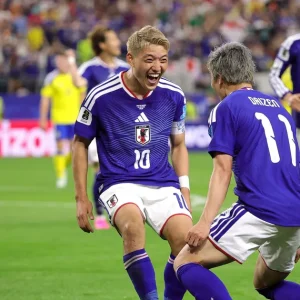 Zico alerta Brasil contra Japão: “Cuidado com a velocidade dos caras”
