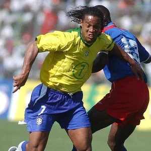 Brasil e Haiti se enfrentaram há mais de 20 anos em jogo que parou a guerra