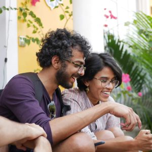 O celular virou um anticoncepcional? Estudos ligam smartphones à redução de nascimentos