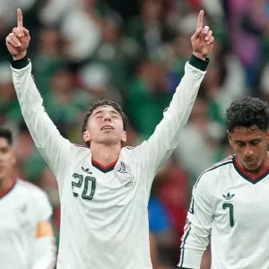 México aposta no fator casa e na defesa menos vazada da Copa contra Equador