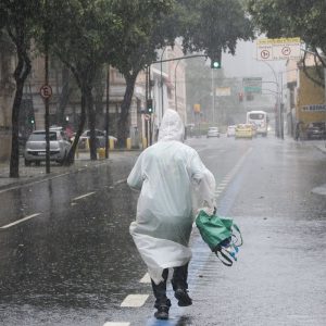 Sul, Sudeste e Centro-Oeste podem ter final de semana de chuva intensa