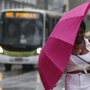 Chuva no RJ cancela show em transmissão gratuita de jogo do Brasil