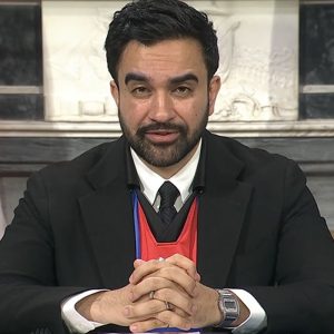 Prefeito de Nova York exalta Sócrates e mobilização social no futebol