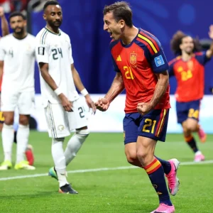 Oyarzabal supera estreia ruim e comemora atuação contra sauditas na Copa