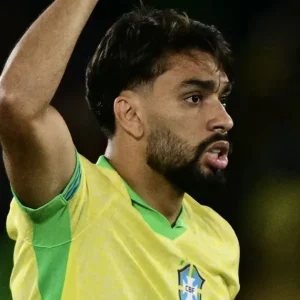 Paquetá comenta expectativas após lesão de Raphinha e retorno de Neymar
