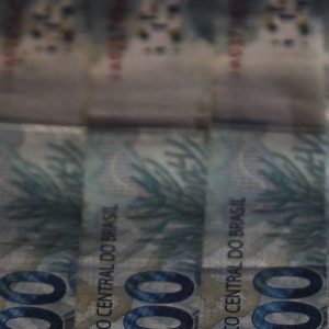 Redução de impostos e equilíbrio fiscal são prioridades, aponta CNI