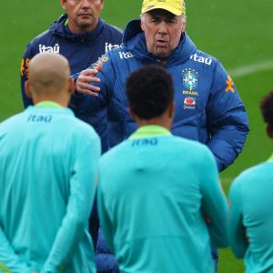 Prestes a estrear na Copa, Ancelotti não dá pistas sobre escalação