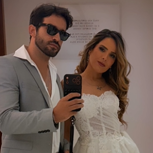 Vestida de noiva, Wanessa Camargo canta e namorado elogia: “Apela”