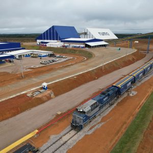 MT inaugura terminal e 1º trecho de ferrovia inédita