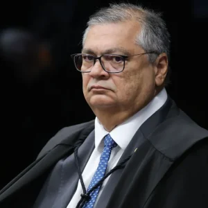 Após ajustes, Dino homologa plano do governo para reestruturar a CVM