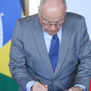 Itamaraty alerta para risco de EUA usar força militar no Brasil