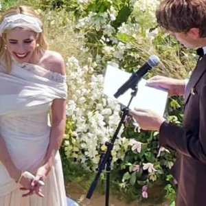 Emma Roberts e Cody John se casaram ao ar livre em Idaho; veja