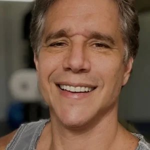 Marcio Garcia mostra antes e depois de filho ao completar 23 anos; veja