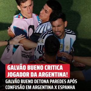 Narrador não poupou críticas ao jogador argentino após briga depois do apito fin…