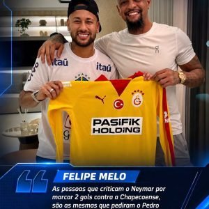IH RAPAZ!  Felipe Melo defendeu Neymar e sobrou até para o atacante Pedro.
