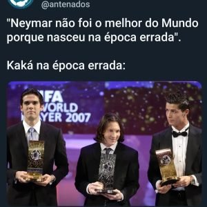 Em 2007, Kaká foi eleito o melhor do Mundo contra Messi e Cristiano Ronaldo.