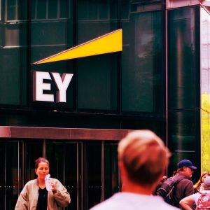 ShinyHunters extorque e ameaça vazar dados da Ernst & Young