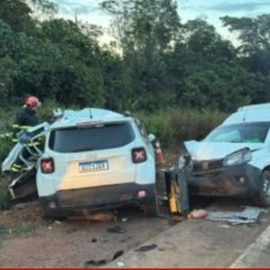 Carro carregado de drogas bate na BR-163 e deixa dois mortos em MT