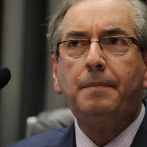 Cunha nega irregularidade em emendas e diz que questionará bloqueio de bens