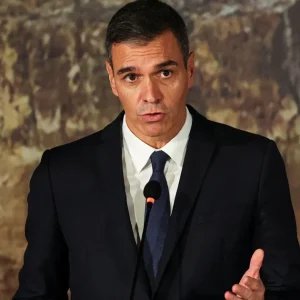 Premiê da Espanha irá a Ceuta nesta sexta (31) em meio à crise de imigração