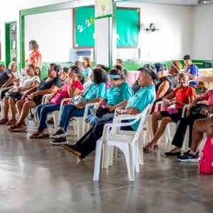 Prefeitura de Cuiabá faz Cine Pipoca e fortalece convivência entre idosos