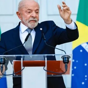 Lula diz que não vai participar de debates se for “para ouvir bobagem”