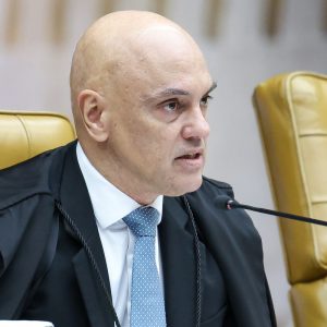 Moraes dá 10 dias para PF ouvir Flávio em caso de calúnia contra Lula 