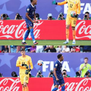 Cena curiosa após o apito final!

Assim que a partida terminou, Orlando Gill fo…