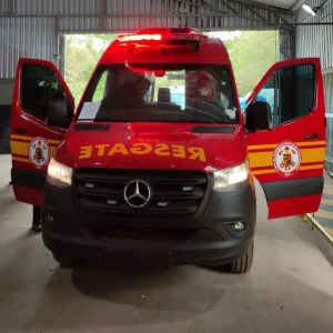 Corpo de Bombeiros é acionado após colisão entre dois carros em cruzamento em Nova Mutum