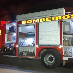 Curto em carregador provoca incêndio e danifica residência em Nova Mutum
