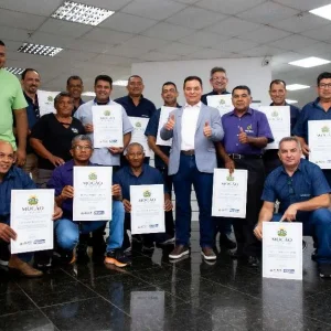 Trabalhadores do transporte coletivo recebem Moção de Aplausos na Assembleia Legislativa