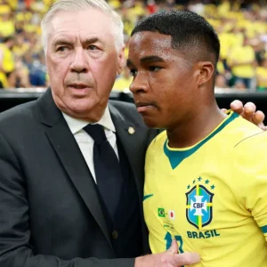 Enquete CNN: Endrick é o favorito da torcida para vaga de Paquetá