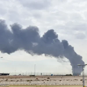 Kuwait responde “ameaças hostis de mísseis e drones” do Irã, diz exército