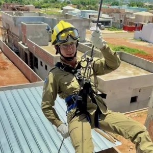 Bombeiro de Nova Mutum viraliza ao unir profissão, conhecimento e turismo nas redes sociais