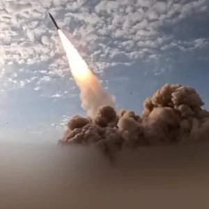 Irã ataca fronteira entre o Kuwait e o Iraque após bombardeios dos EUA