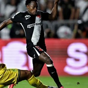 Brasileirão: com golaço, Vasco busca empate com Mirassol, mas segue no Z4