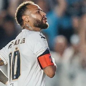 Santos perde Neymar para duelo contra o Athletico-PR após terceiro amarelo