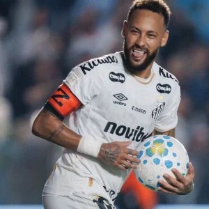 “Dia de fúria”: Neymar ofende jornalistas, rebate reportagem e desabafa