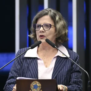 Vontade majoritária é votar PEC 6×1 como veio da Câmara, diz Teresa à CNN