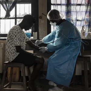 Surto de Ebola ainda está em “fase de expansão” na RD Congo, diz OMS