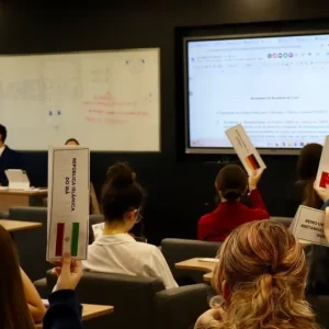Simulação da ONU encerra edição com jovens debatendo crises globais em SP