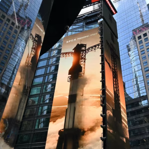SpaceX cai 6% após entrar no Nasdaq-100; BTG e Citi veem potencial de alta de até 40% para as ações