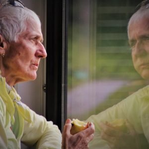 Alzheimer: exames de sangue poderão ser usados por clínicos gerais