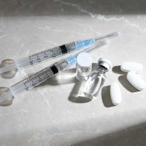 Riscos dos peptídeos: por que as mulheres correm maior perigo?